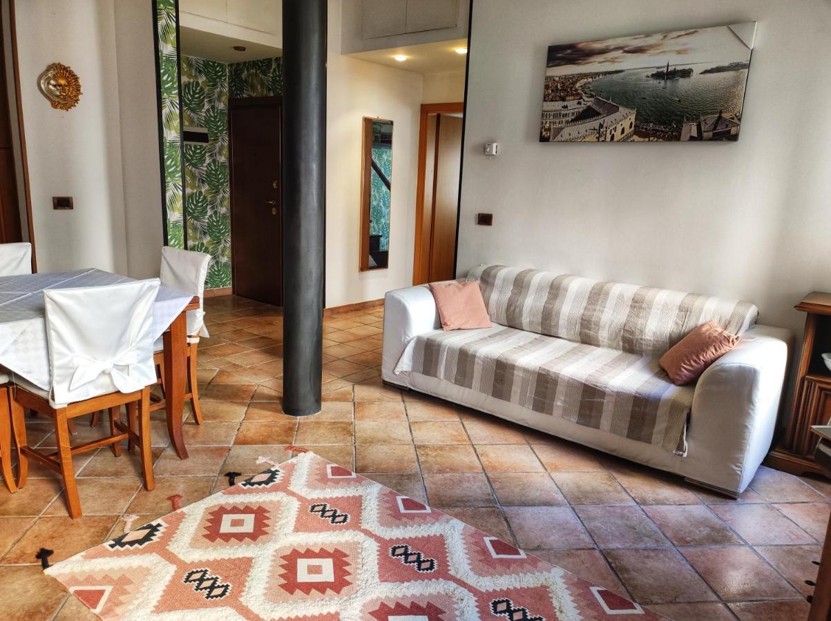 Sarika House Apartment เมสเตร ภายนอก รูปภาพ